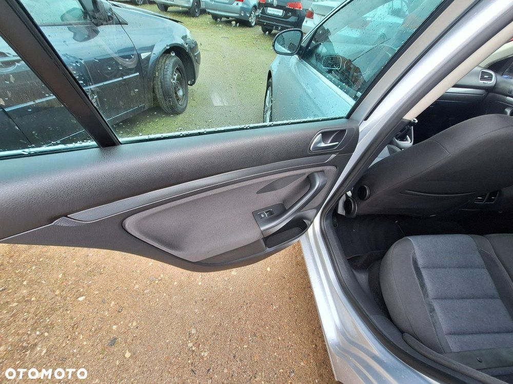 Volkswagen Golf 1.6 TDI DPF Style - 22