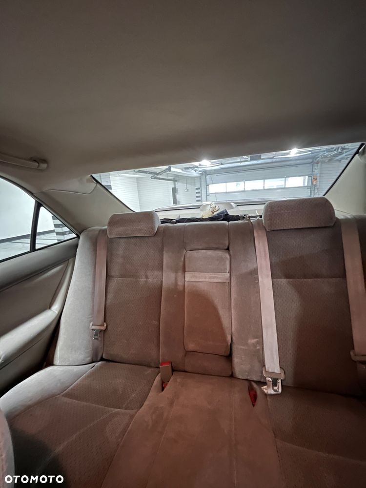 Toyota Camry 2.4 XLE - 9