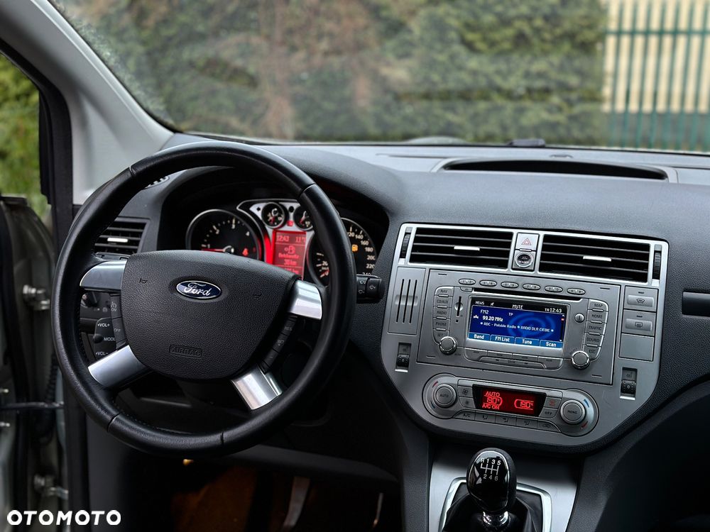 Ford Kuga 2.0 TDCi 2x4 Titanium - 26