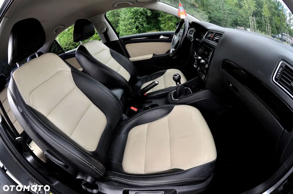 Volkswagen Jetta 1.6 TDI Comfortline - 16