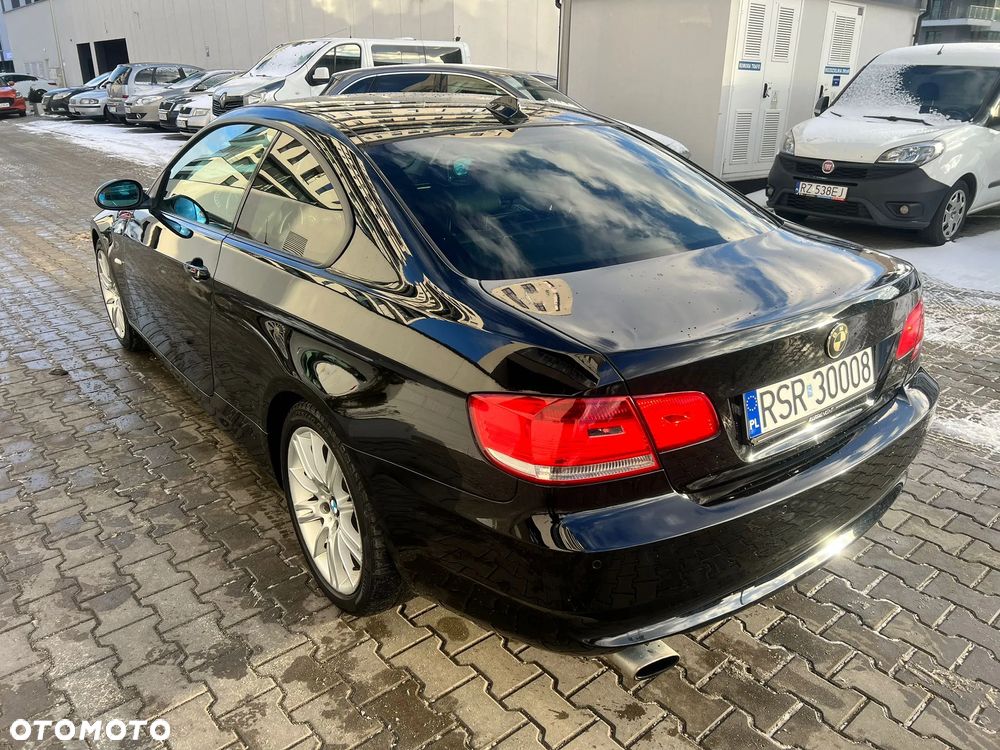 BMW Seria 3 320i - 3