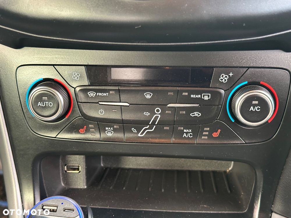 Ford Focus 1.0 EcoBoost Trend Sport - 11