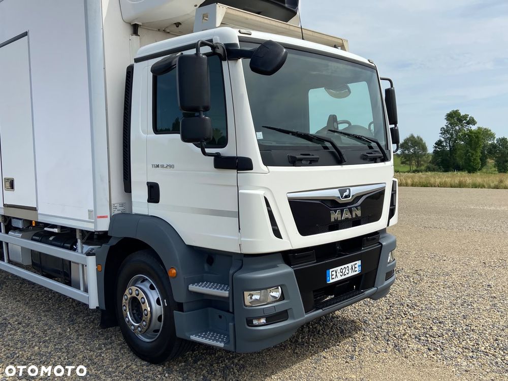 MAN TGM 18.290 | 2018 | Chłodnia 8,8 m | Carrier Supra 1150 Multitemp Silent | Automat | Winda | Drzwi boczne | 329 tys. km - 14