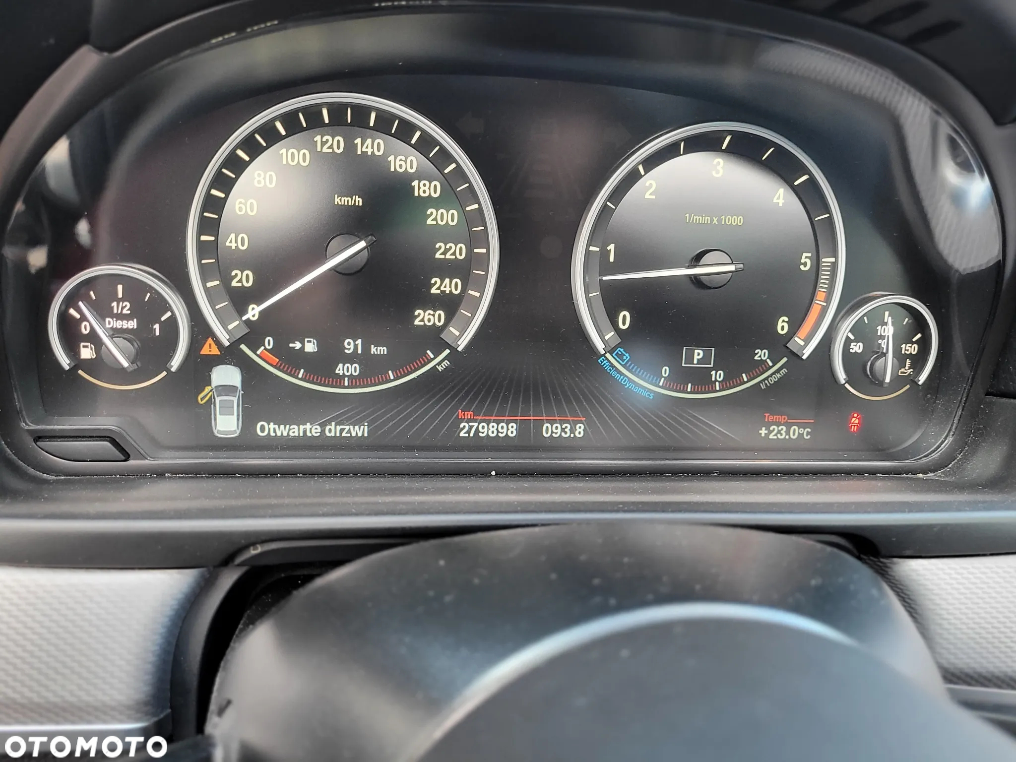 BMW Seria 5 530d xDrive Touring - 29