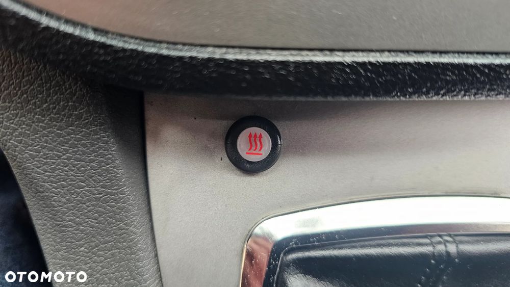 Ford Kuga 2.0 TDCi 2x4 Titanium - 28