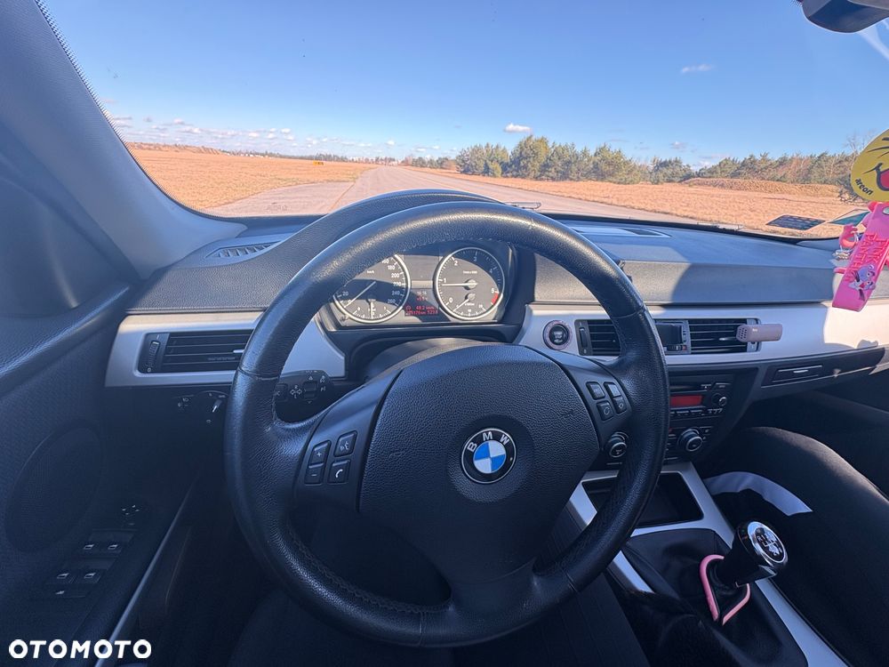 BMW Seria 3 - 35