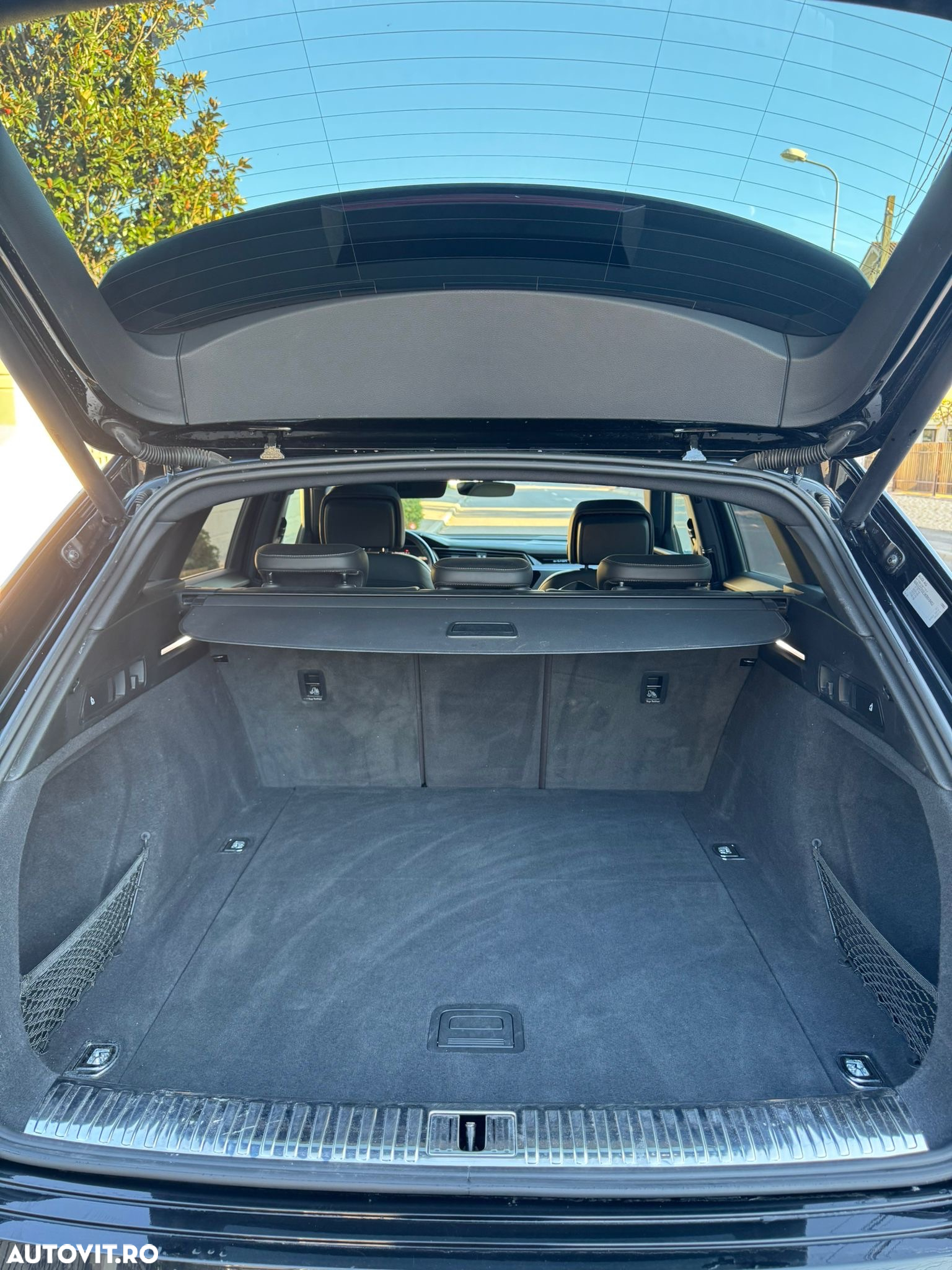Audi e-tron quattro S - 11