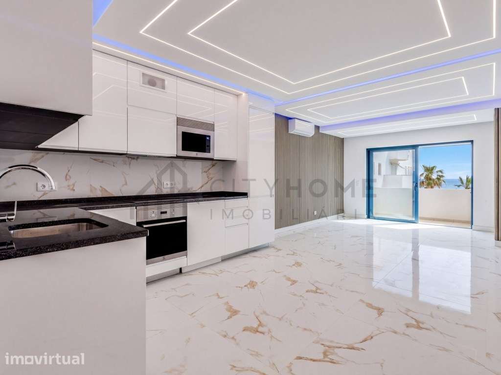 Apartamento T2 Renovado em Quarteira com Vista Mar Panorâmica e a 2... - Grande imagem: 2/26