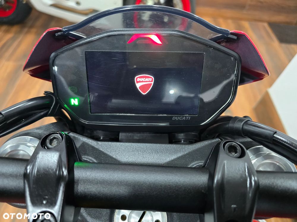 Ducati Monster - 10