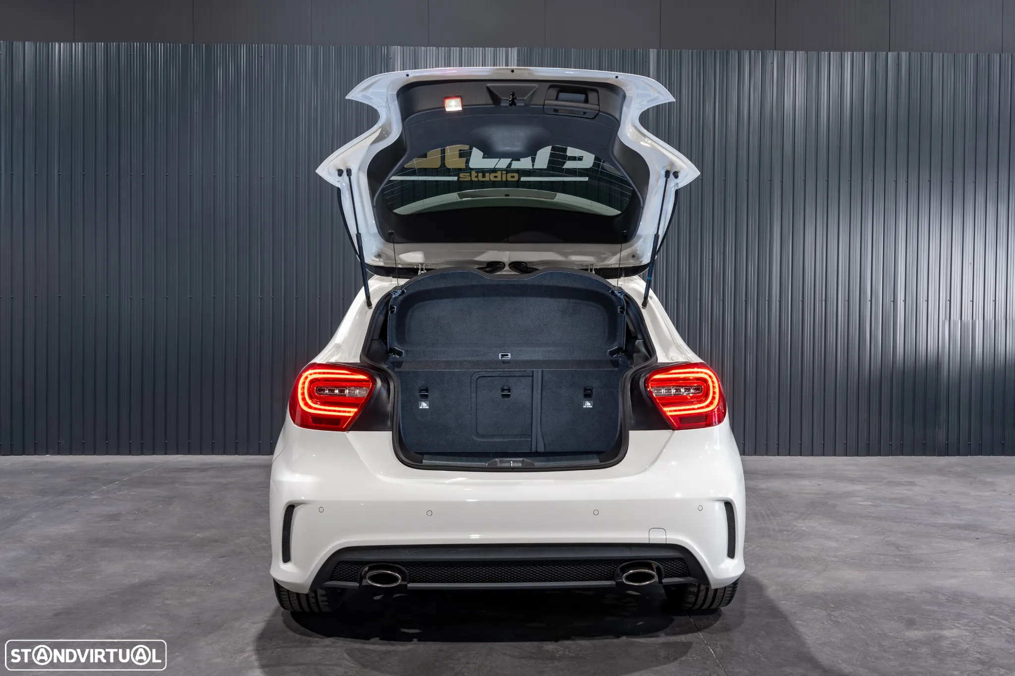 Mercedes-Benz A 180 7G-DCT AMG Line - 57