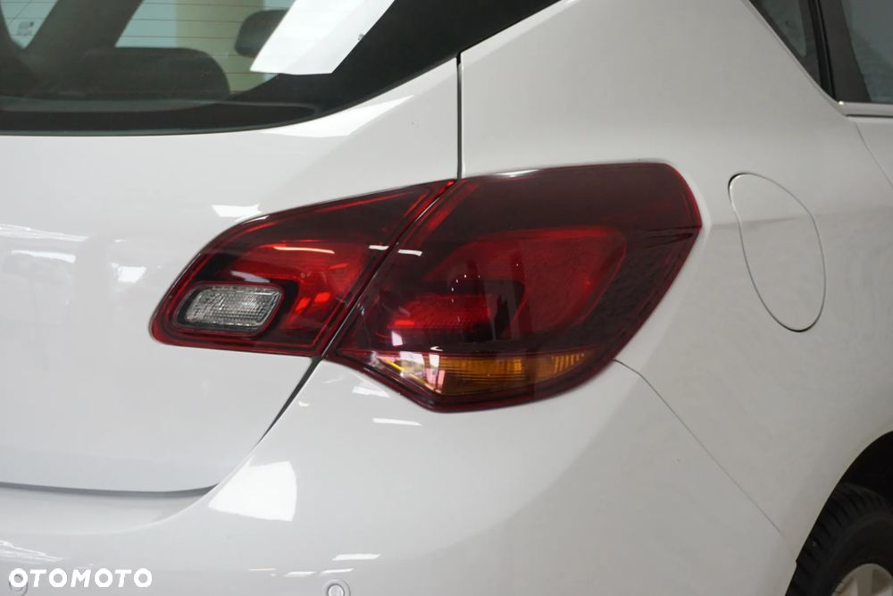 Opel Astra 1.6 - 17