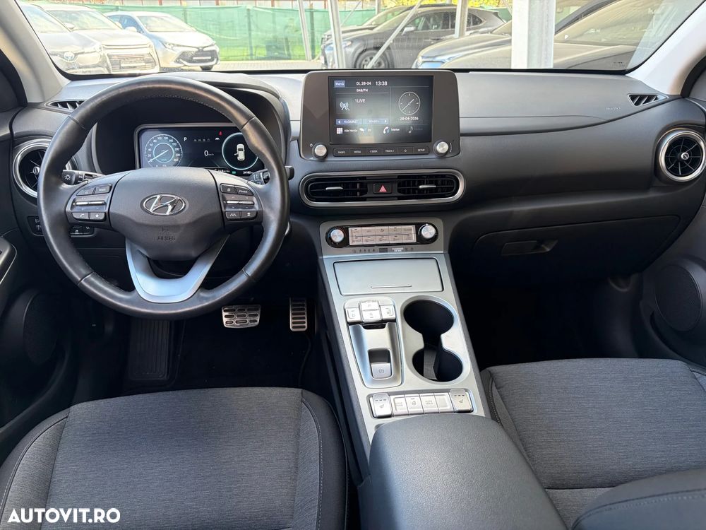 Hyundai KONA Select - 6