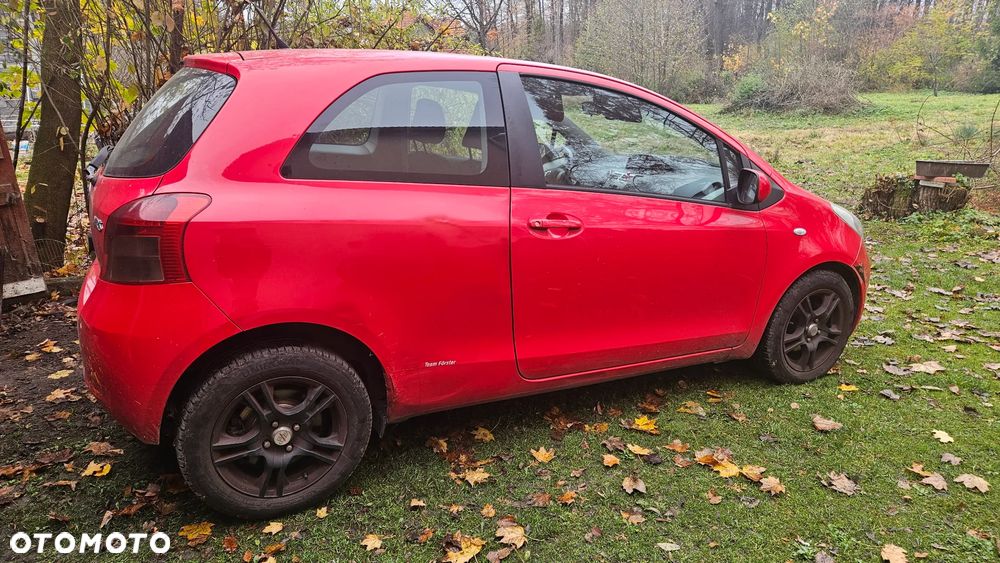 Toyota Yaris 1.3 VVT-i Sol - 1