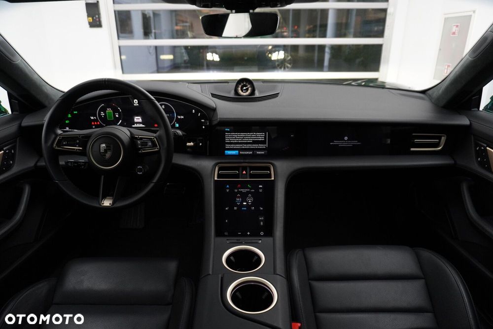 Porsche Taycan Turbo S - 33