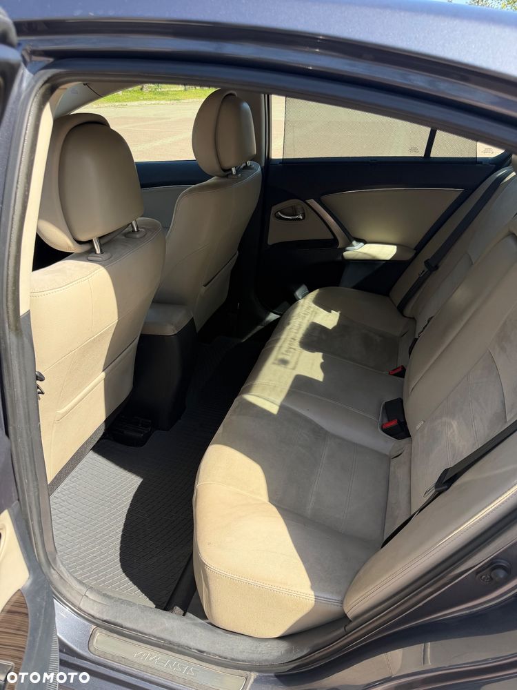 Toyota Avensis 2.0 Premium MS - 12