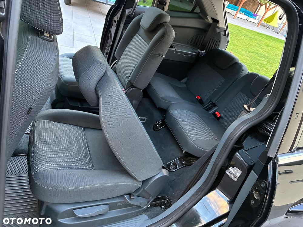 Ford Grand C-MAX - 29