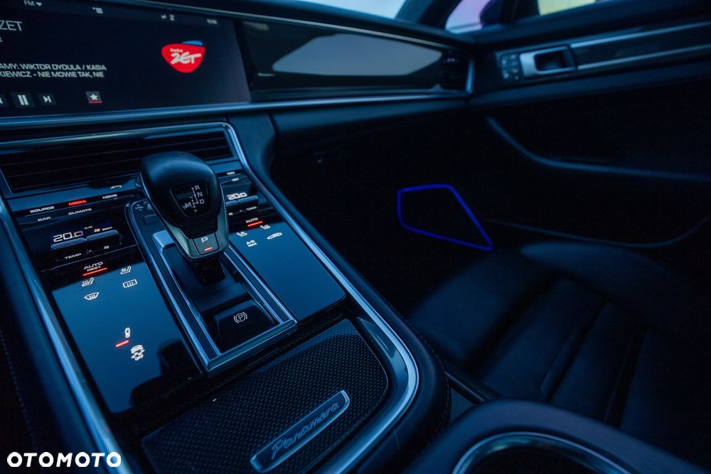 Porsche Panamera Turbo - 26