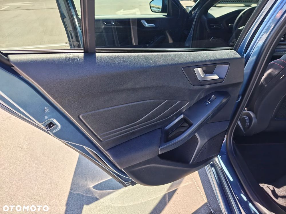 Ford Focus 1.0 EcoBoost mHEV ST-Line X - 21