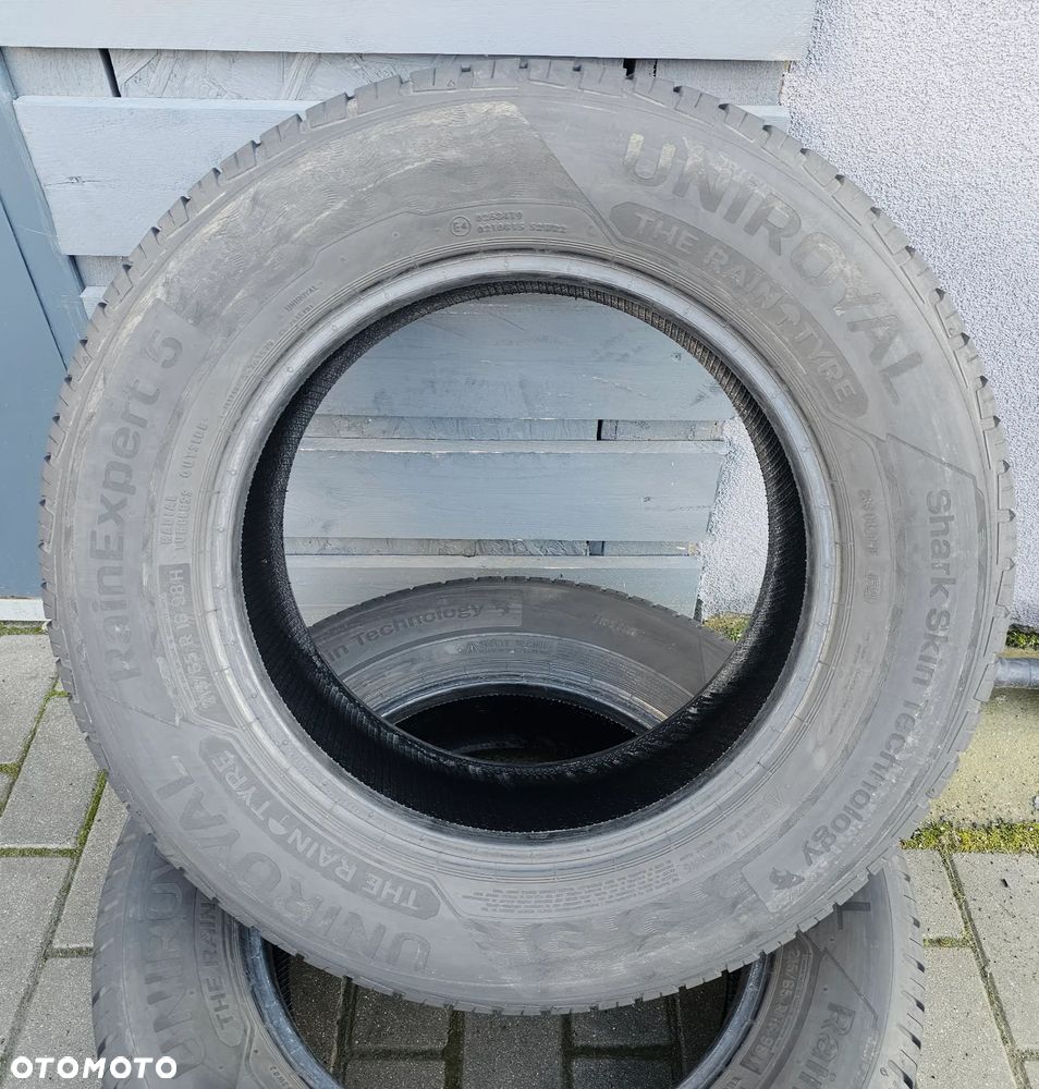 Uniroyal RainExpert 5 215/65R16 98 H - 3