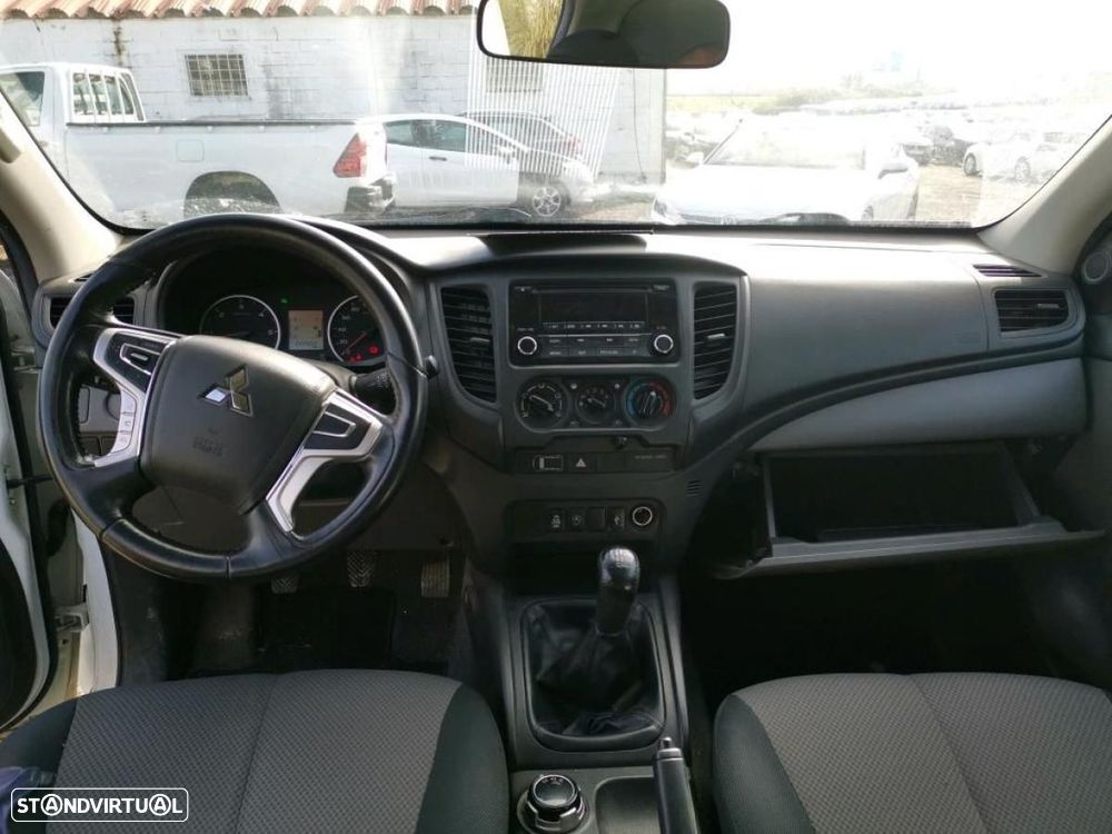 Mitsubishi L200 2.4 DI-D Club 4WD c/iva - 5