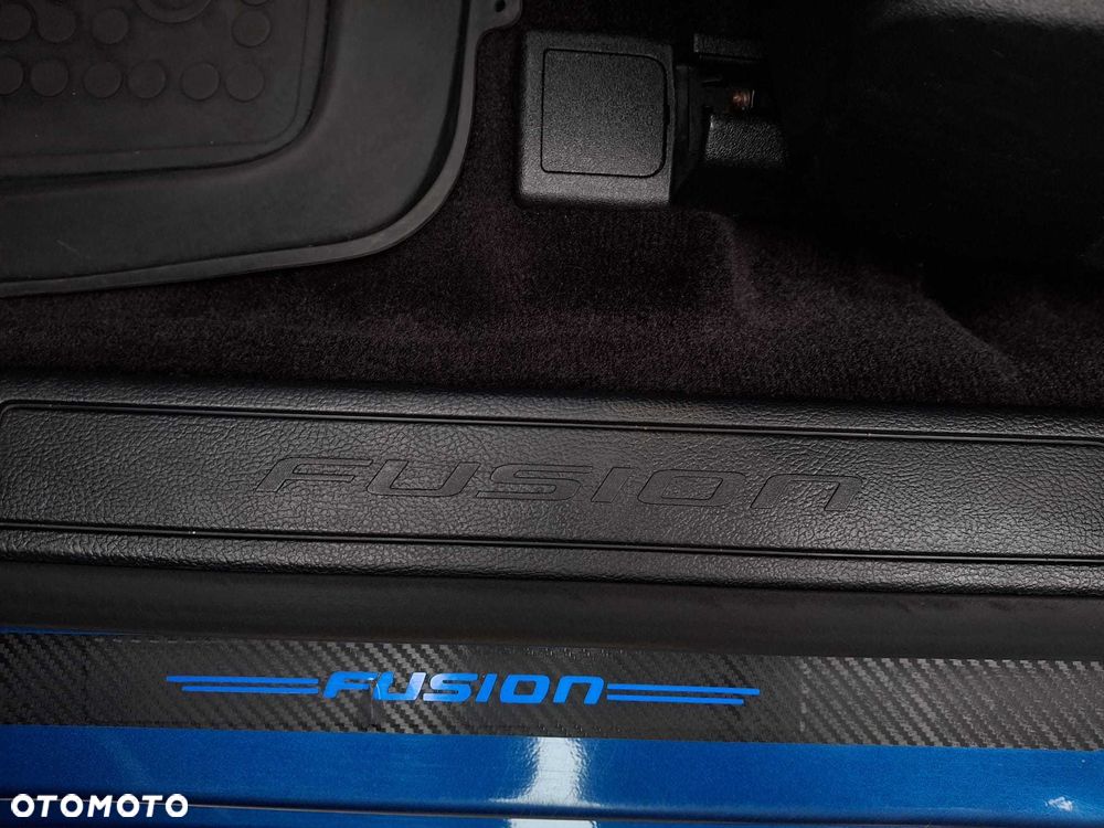 Ford Fusion - 4