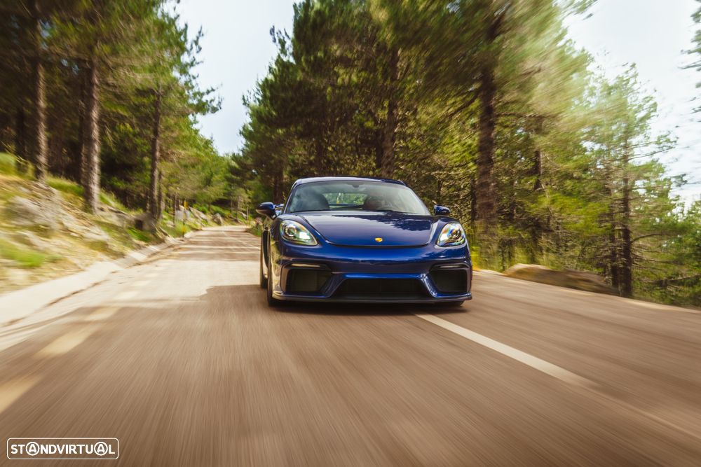 Porsche 718 Cayman GT4 - 2