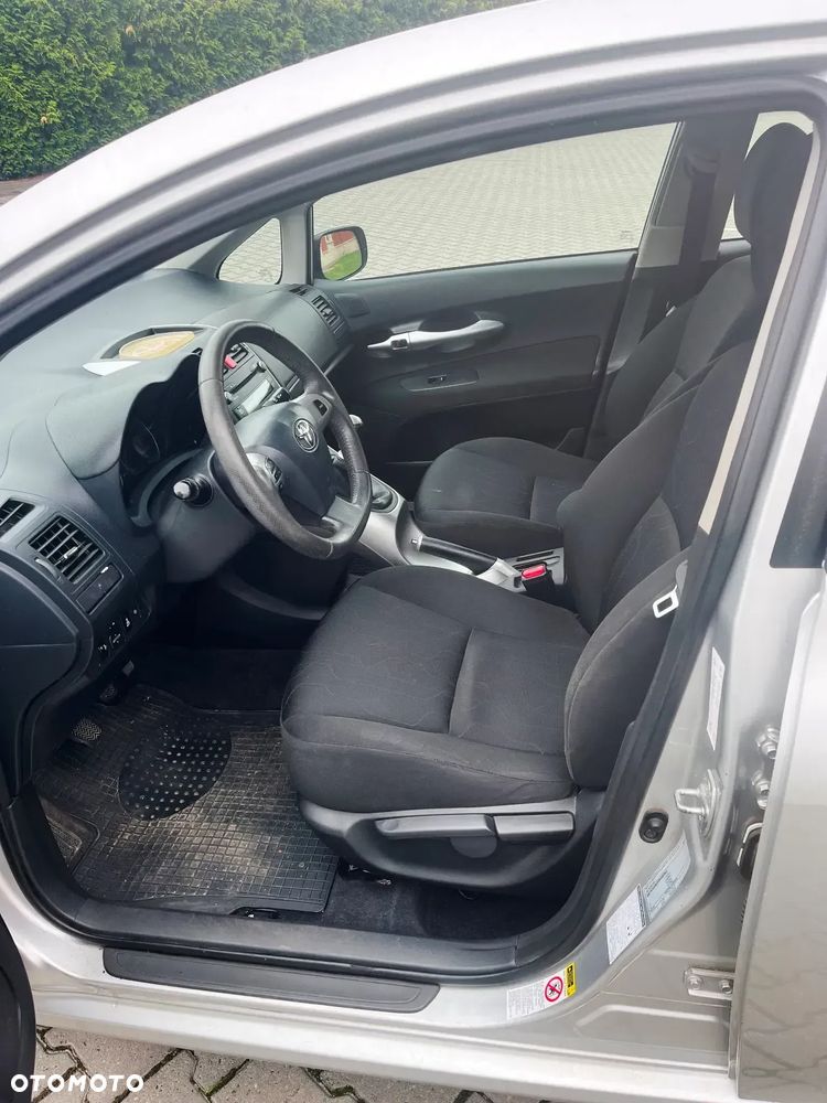 Toyota Auris 1.4 D-4D Premium - 10