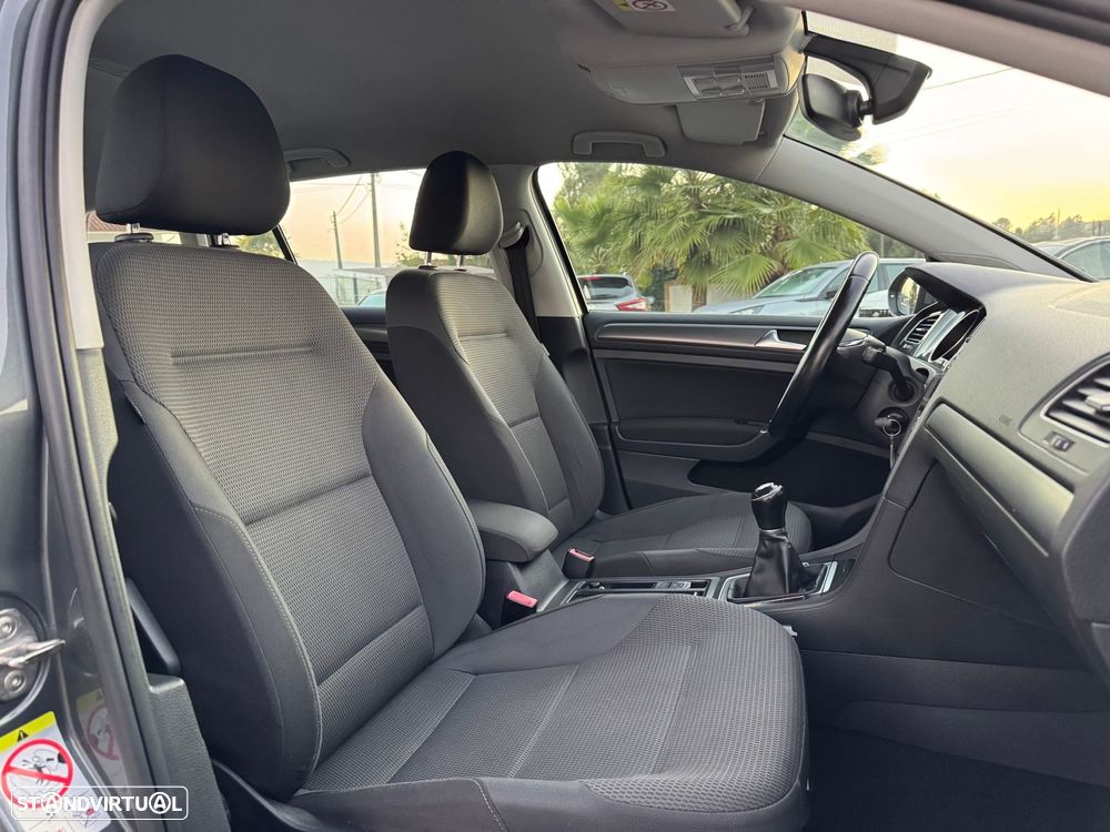 VW Golf Variant 1.6 TDi Confortline - 21