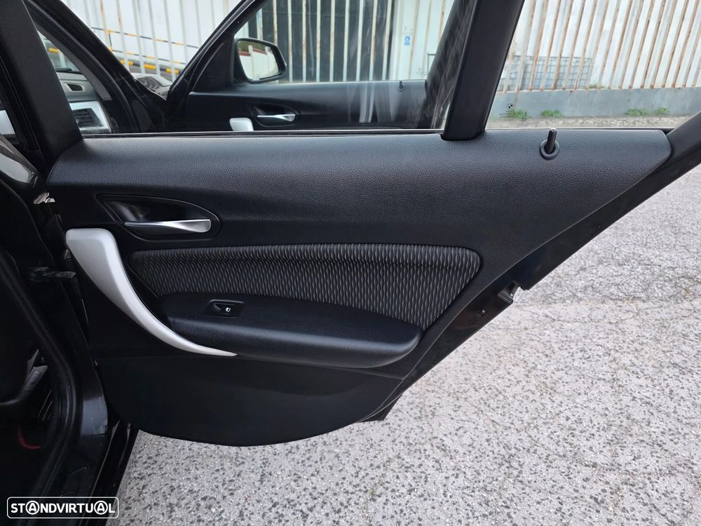 BMW 116 d EDynamics Line Urban - 24