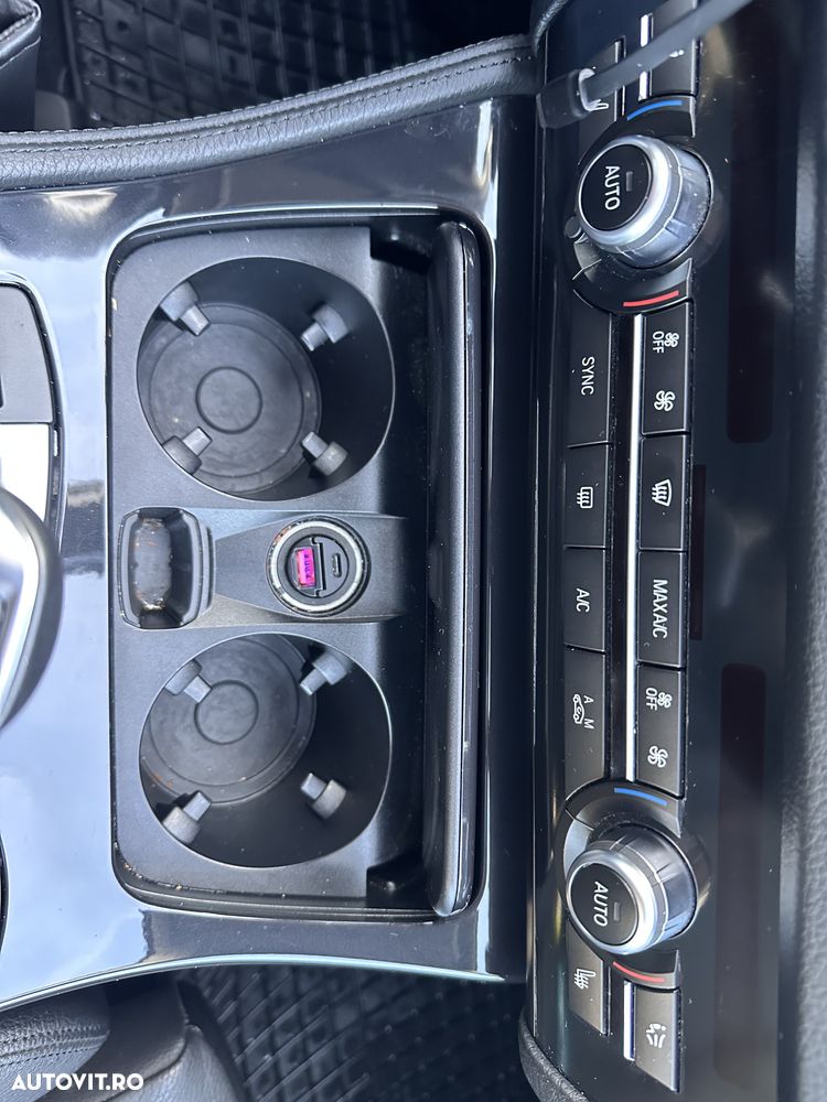 BMW Seria 5 525d xDrive Aut. - 14