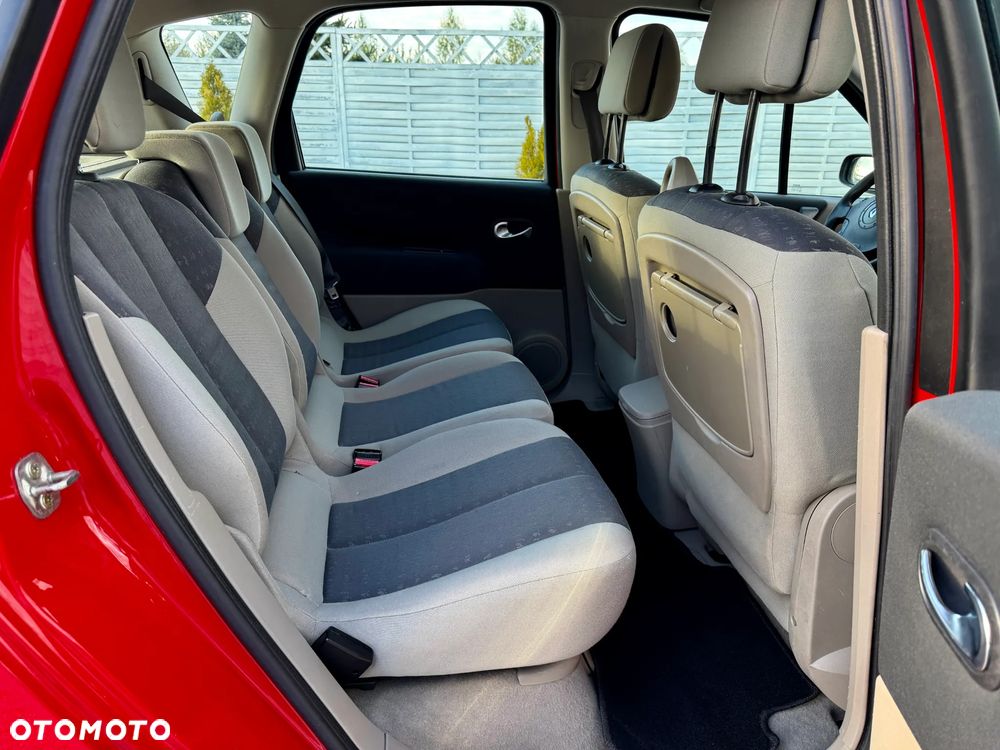 Renault Scenic 2.0 16V Dynamique - 12