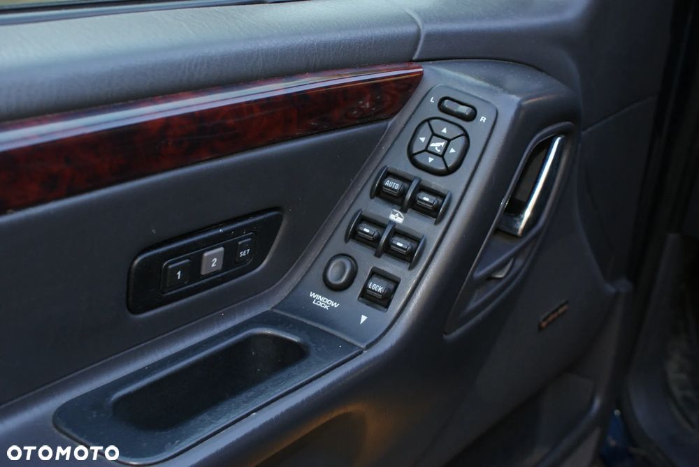 Jeep Grand Cherokee - 14