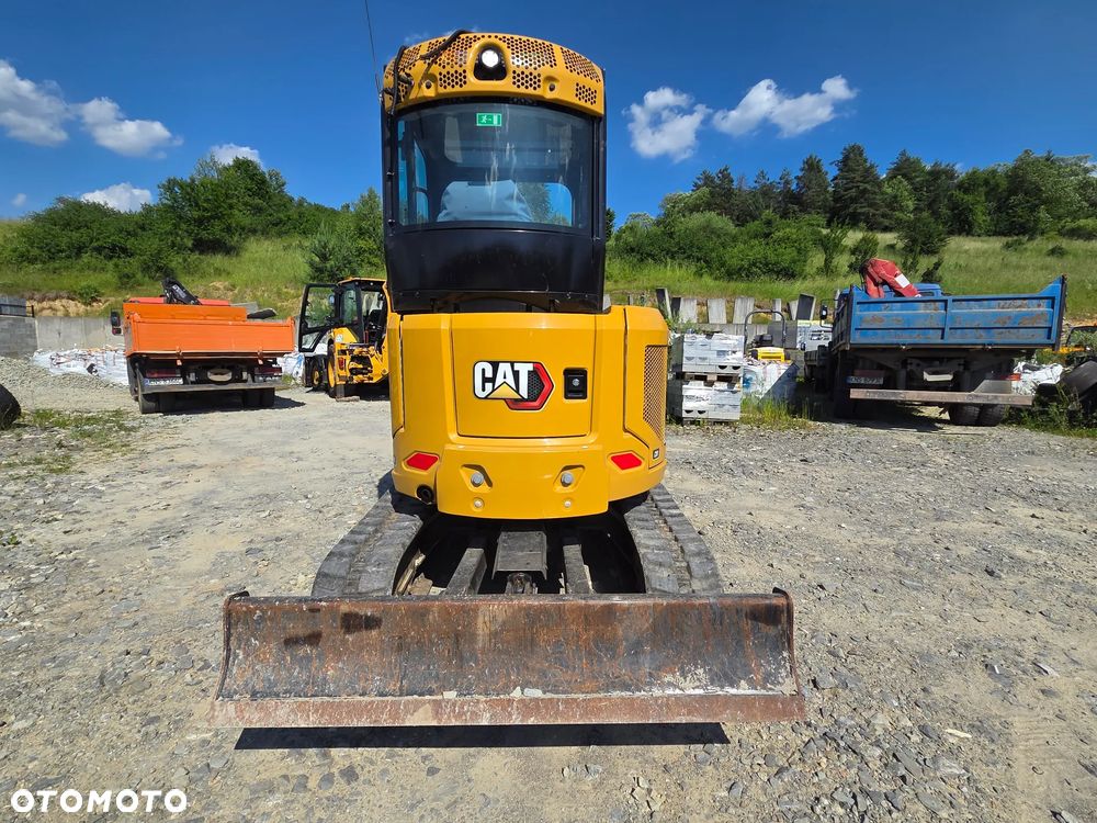 Caterpillar 302.7 - 12