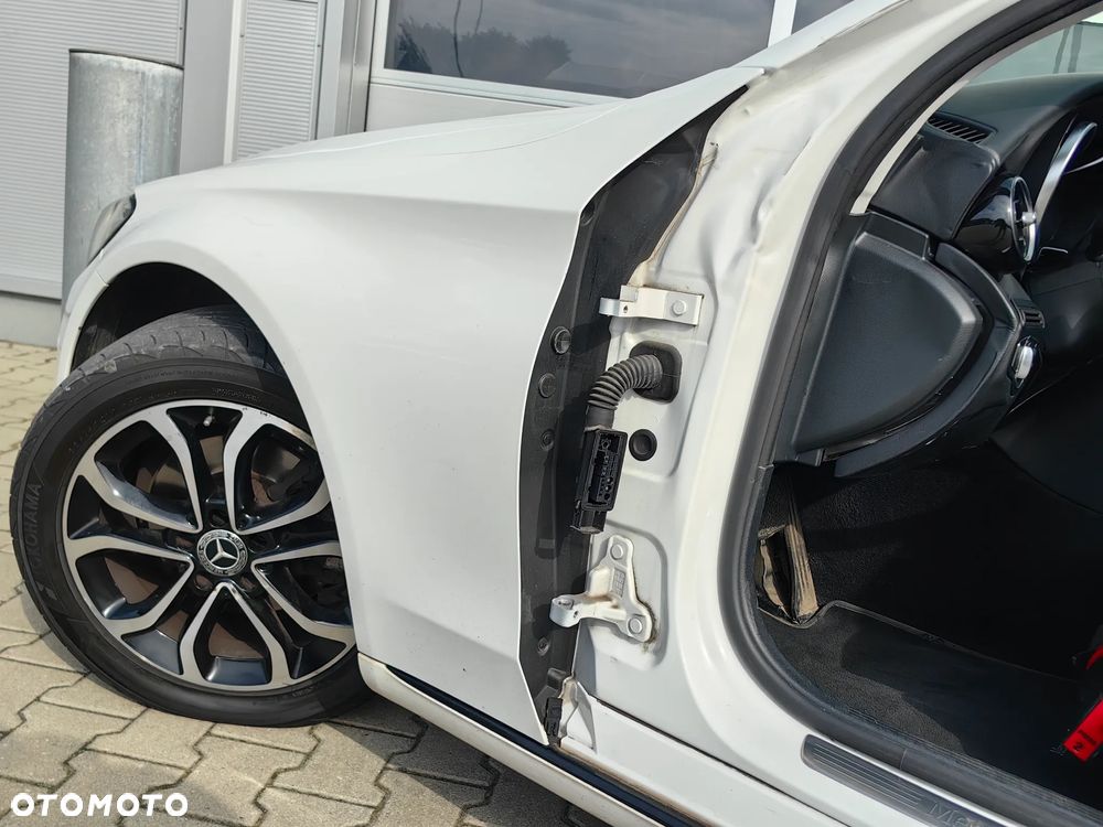 Mercedes-Benz Klasa C 220 d 4MATIC 9G-TRONIC - 29