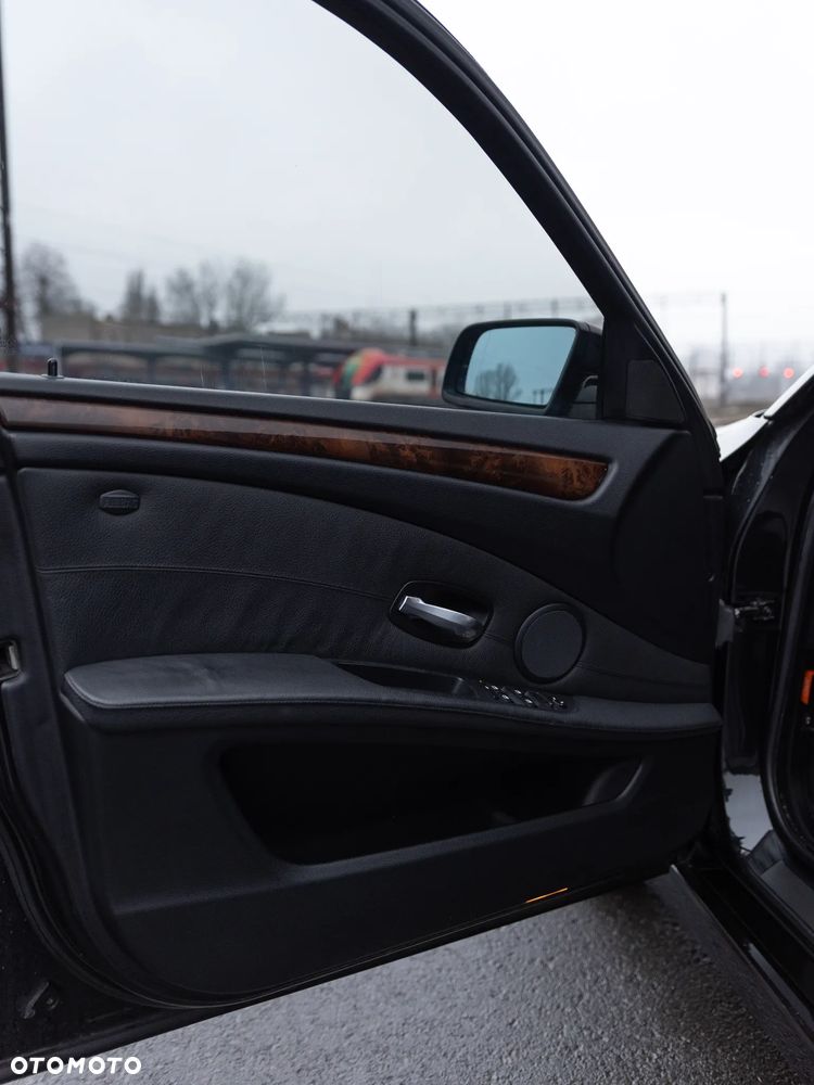 BMW Seria 5 - 25