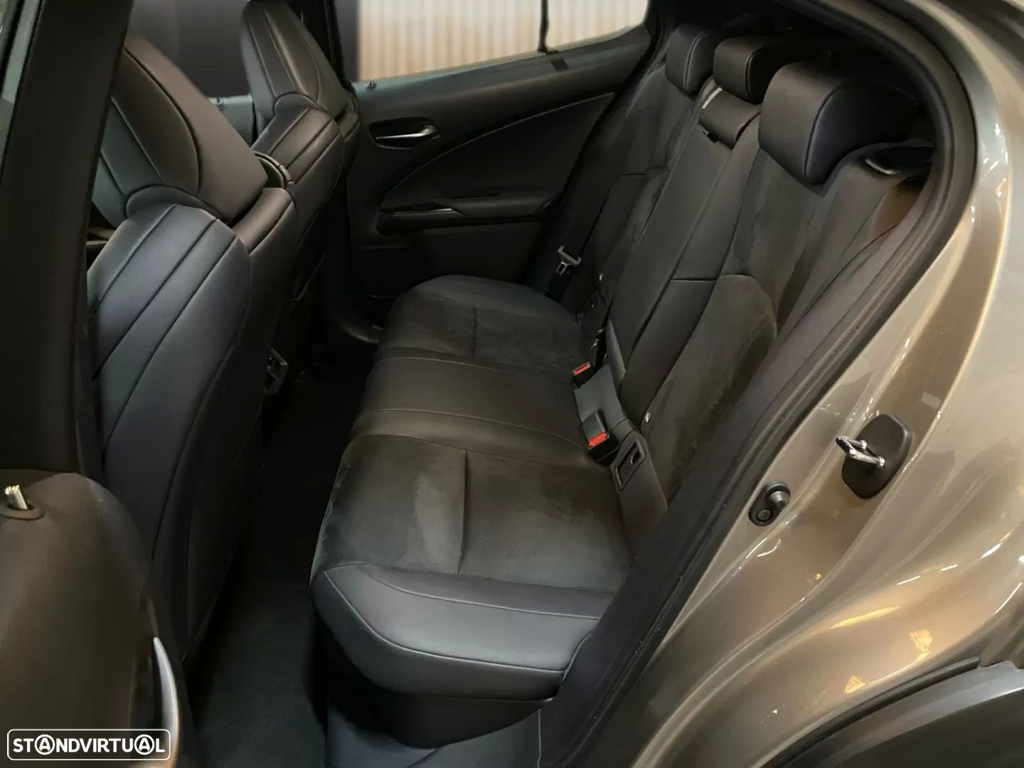 Lexus UX 250h F Sport+ - 18