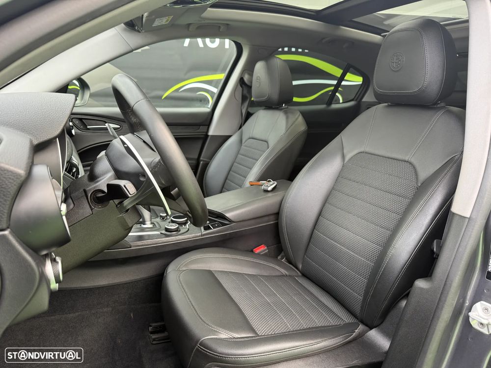 Alfa Romeo Stelvio 2.2 D B-Tech AT8 - 15