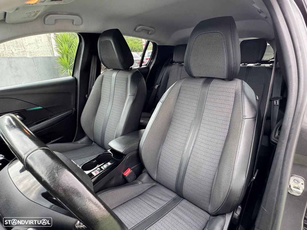 Peugeot 208 1.2 PureTech Allure Pack EAT8 - 24