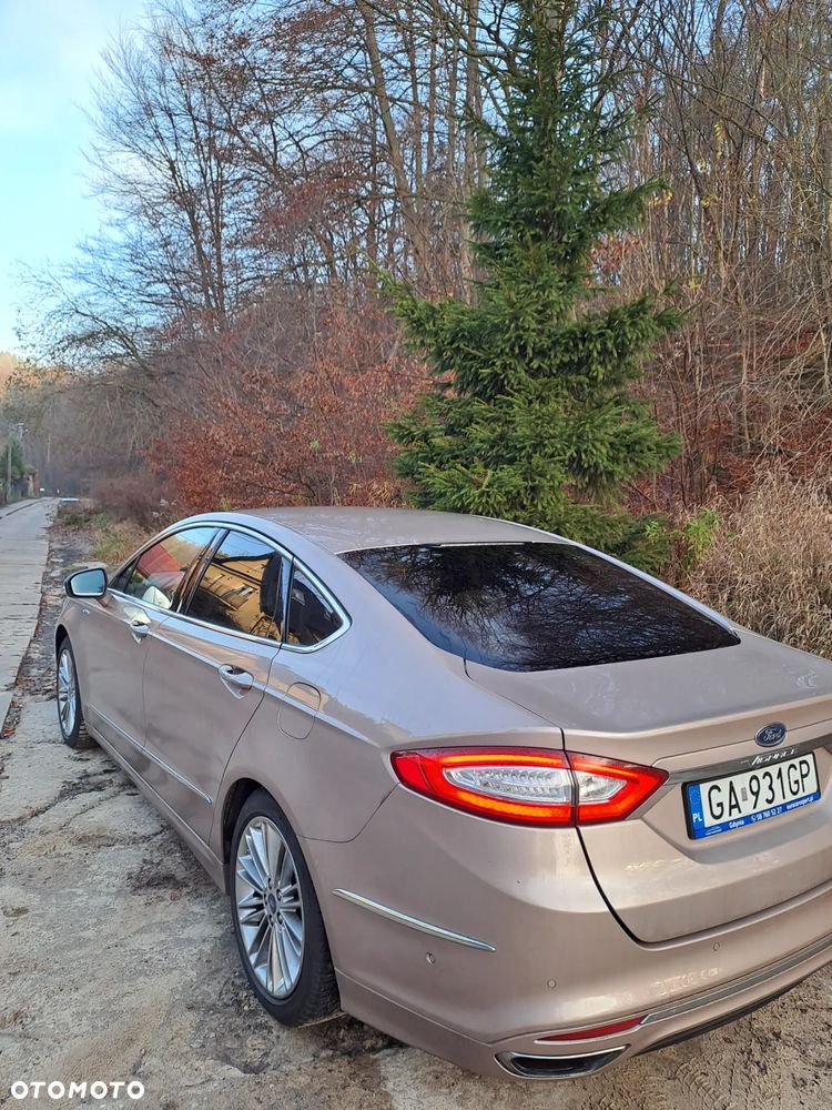 Ford Mondeo 2.0 Hybrid Titanium - 2