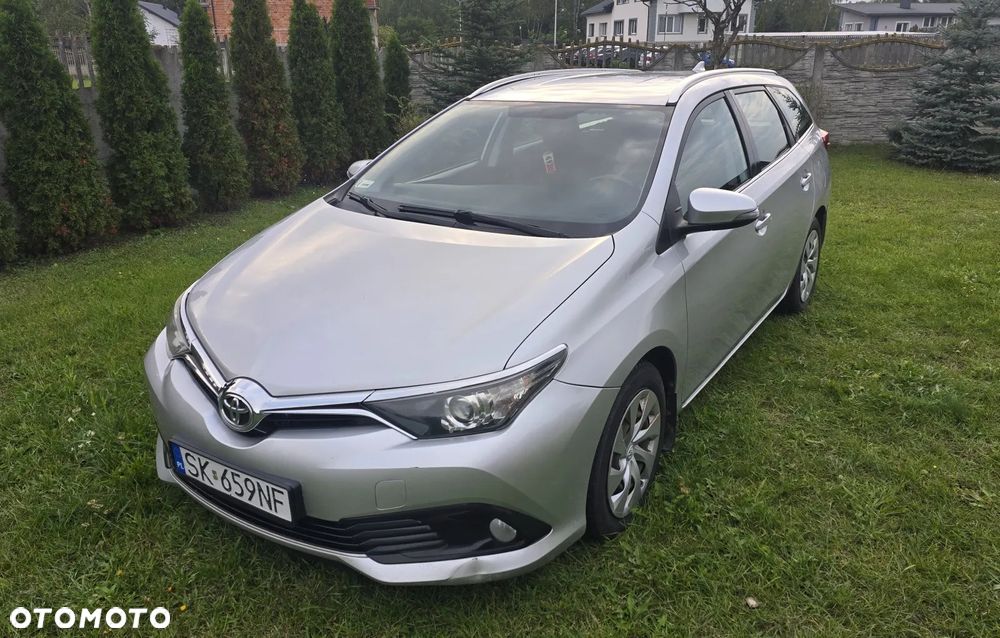 Toyota Auris 2016 photo 2