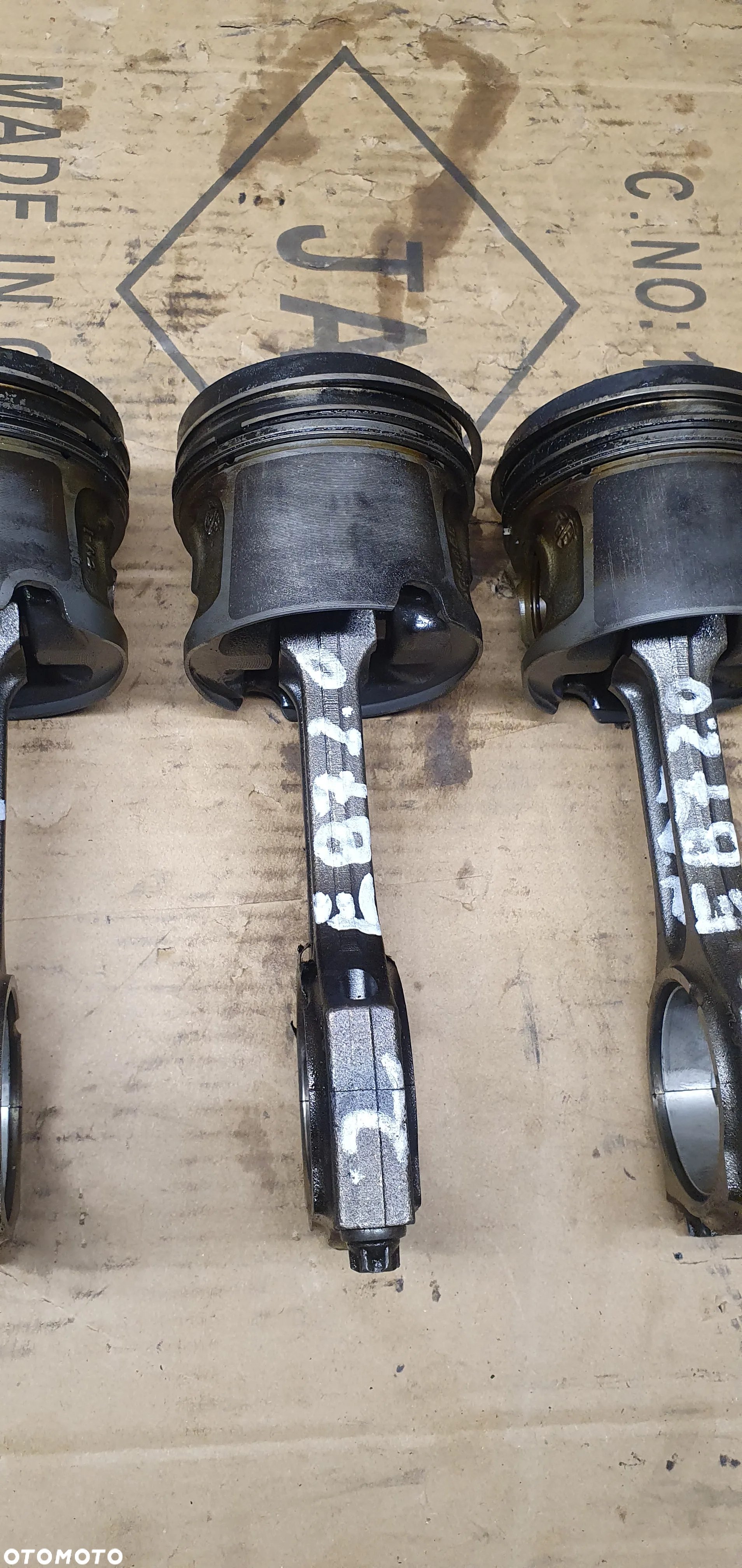 Tłok korbowód BMW I E87 Lift 2.0D N47D20A - 4