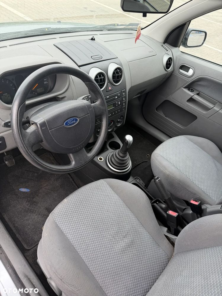 Ford Fusion 1.4 + - 7