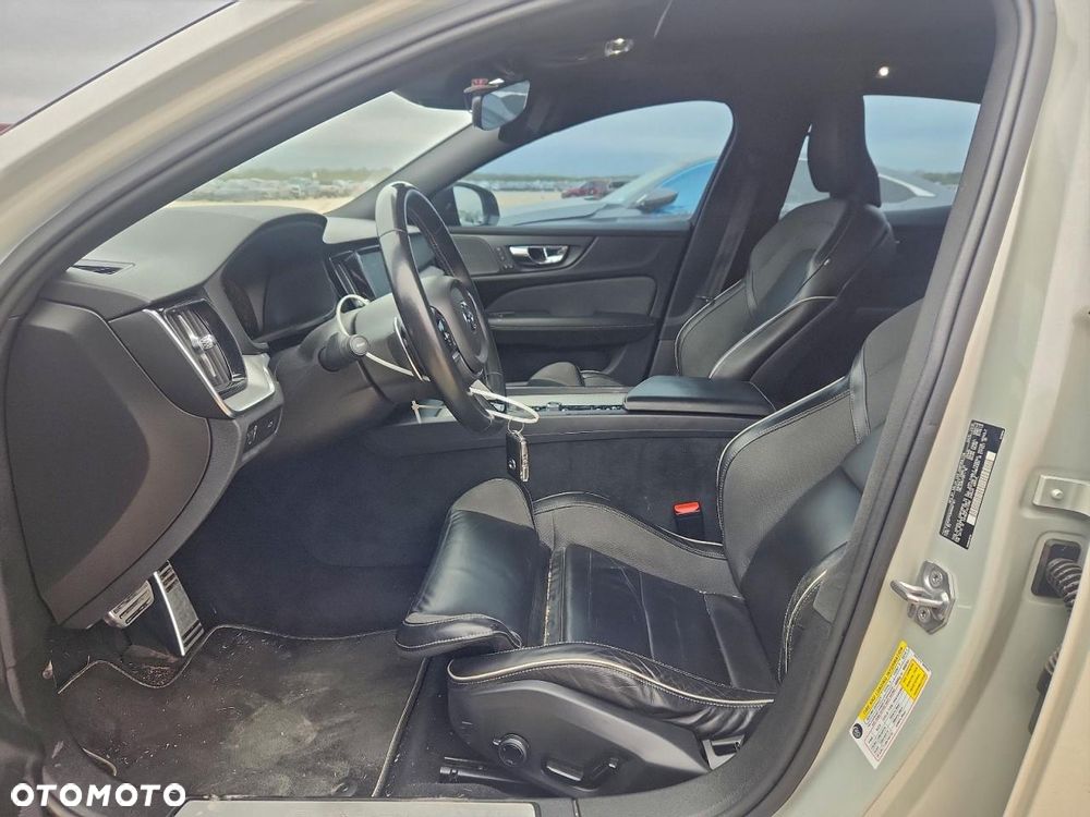 Volvo S60 T5 R-Design - 7