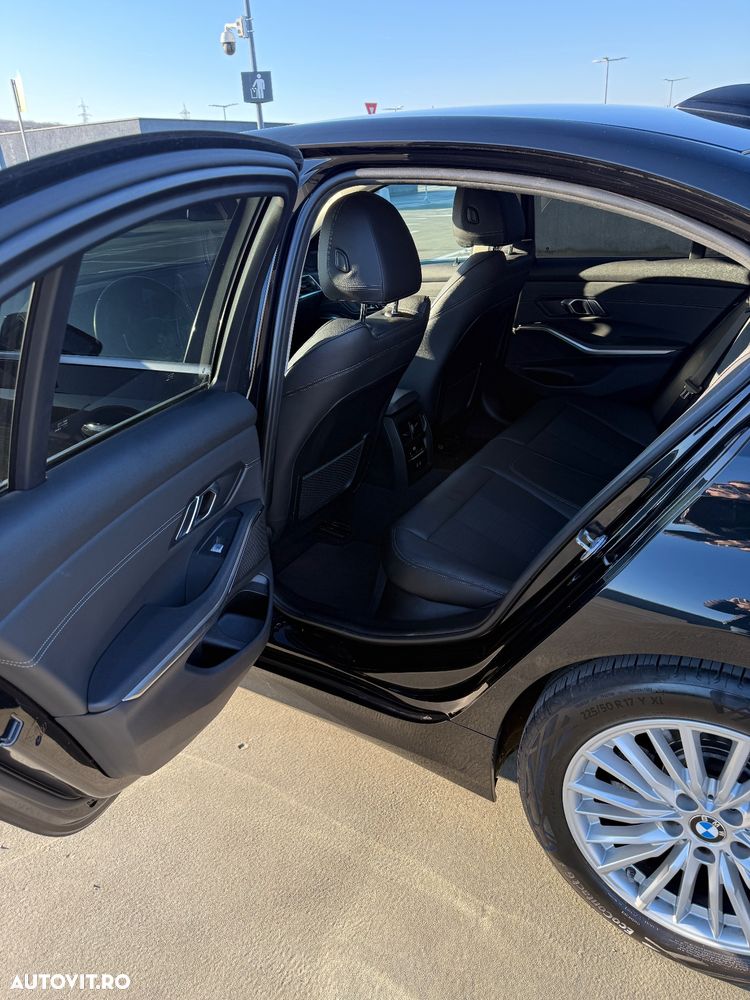 BMW Seria 3 320i GT Aut. Luxury Line - 14