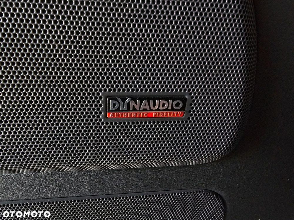 Volkswagen Multivan - 12