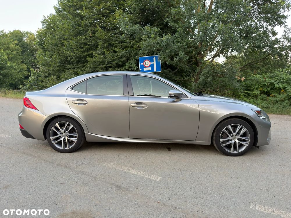Lexus IS 200t / 300 Elegance - 9
