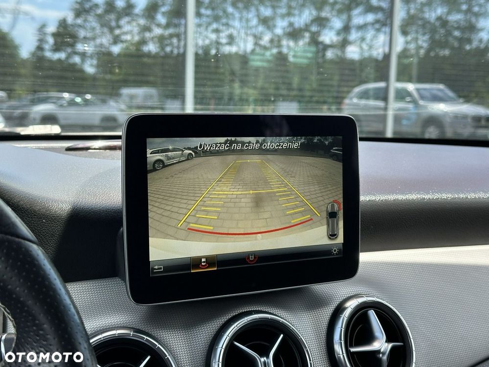 Mercedes-Benz CLA 220 4-Matic Urban - 25