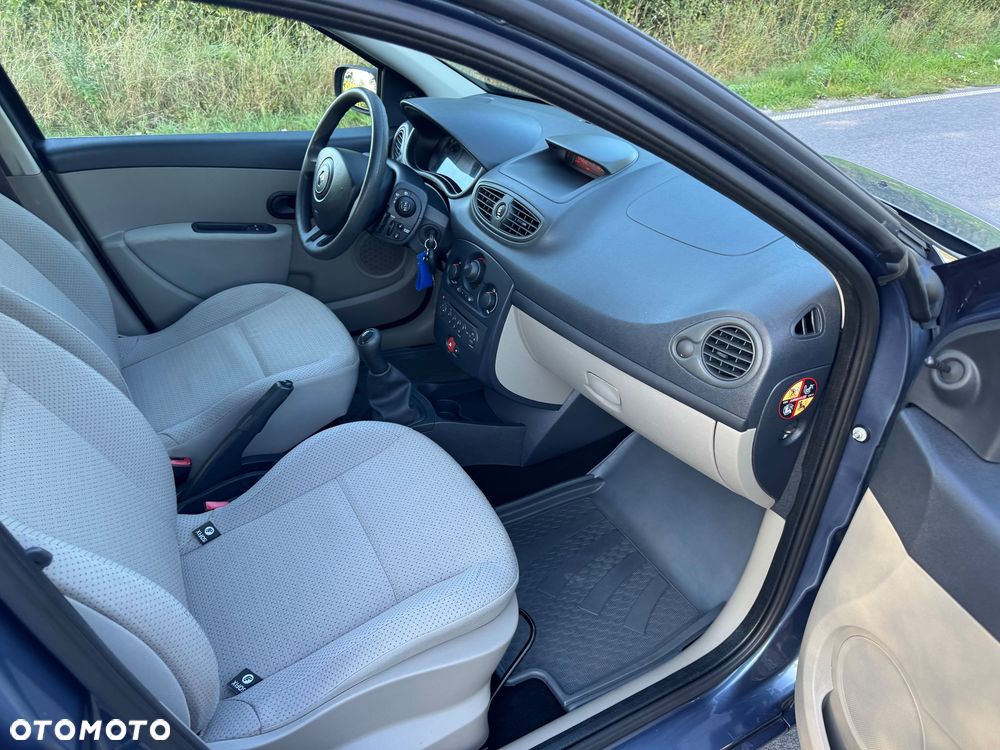 Renault Clio 1.2 16V Alize - 14
