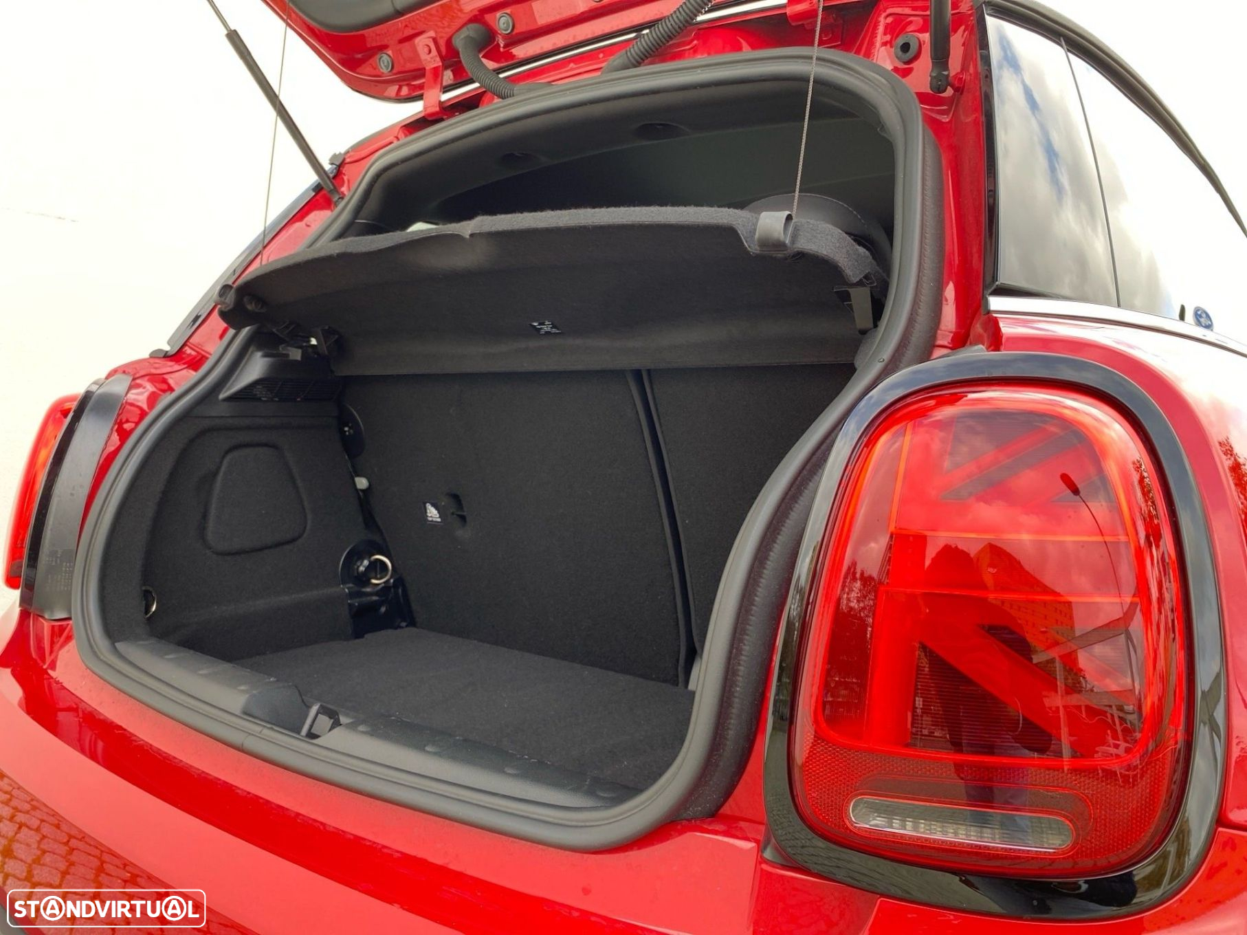 MINI 3 Portas Cooper SE Premium Extra Classic - 23