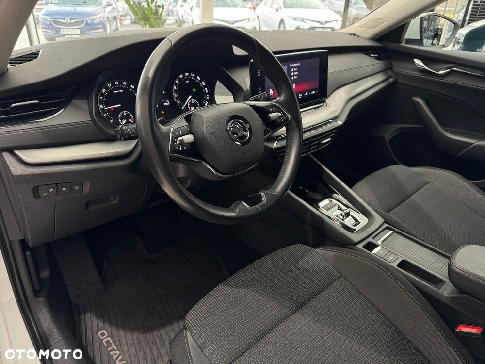 Skoda Octavia 2.0 TDI Ambition DSG - 8